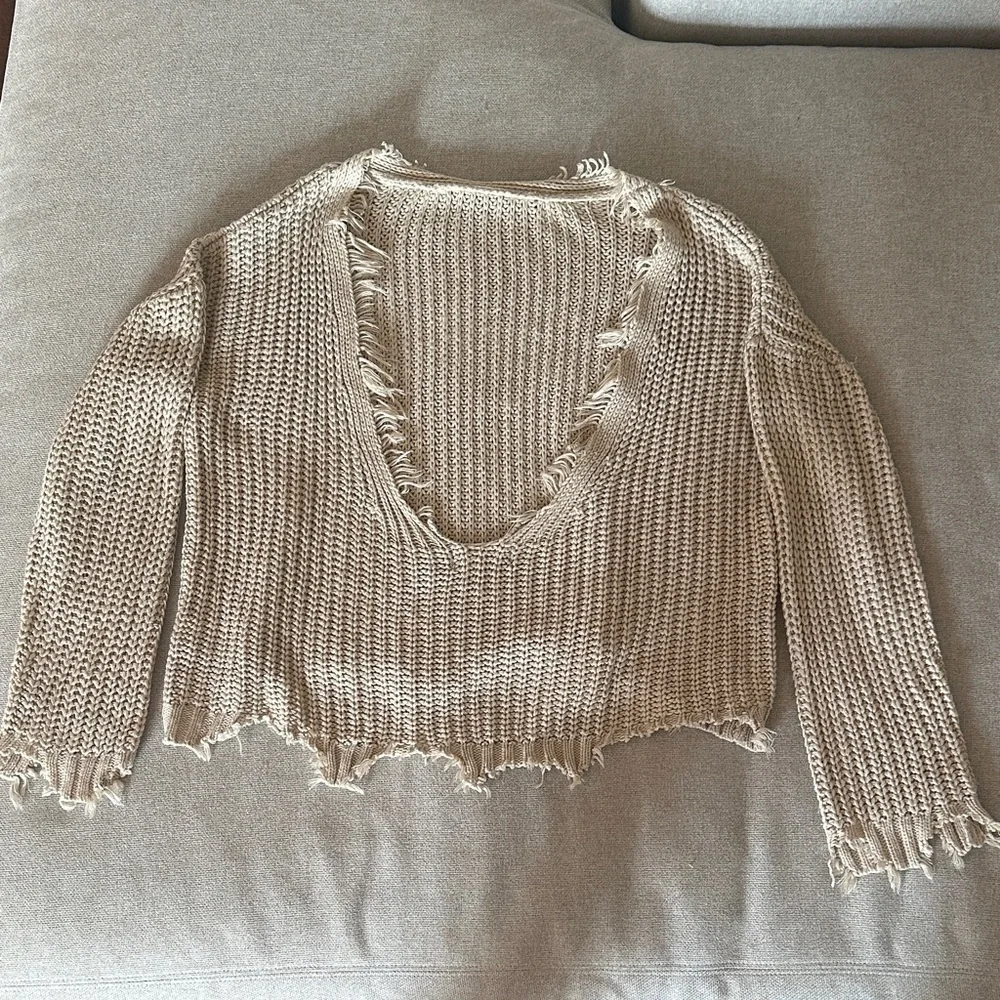 Like New Women's Gray Knit Sweater